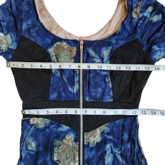 Super Lucky Cat blue black floral zip front short sleeve dress sz S - Picture 8 of 10